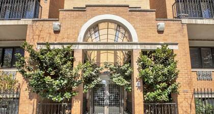 Cozy Condo Studio in charming Astoria with AC, 1 GB WiFi