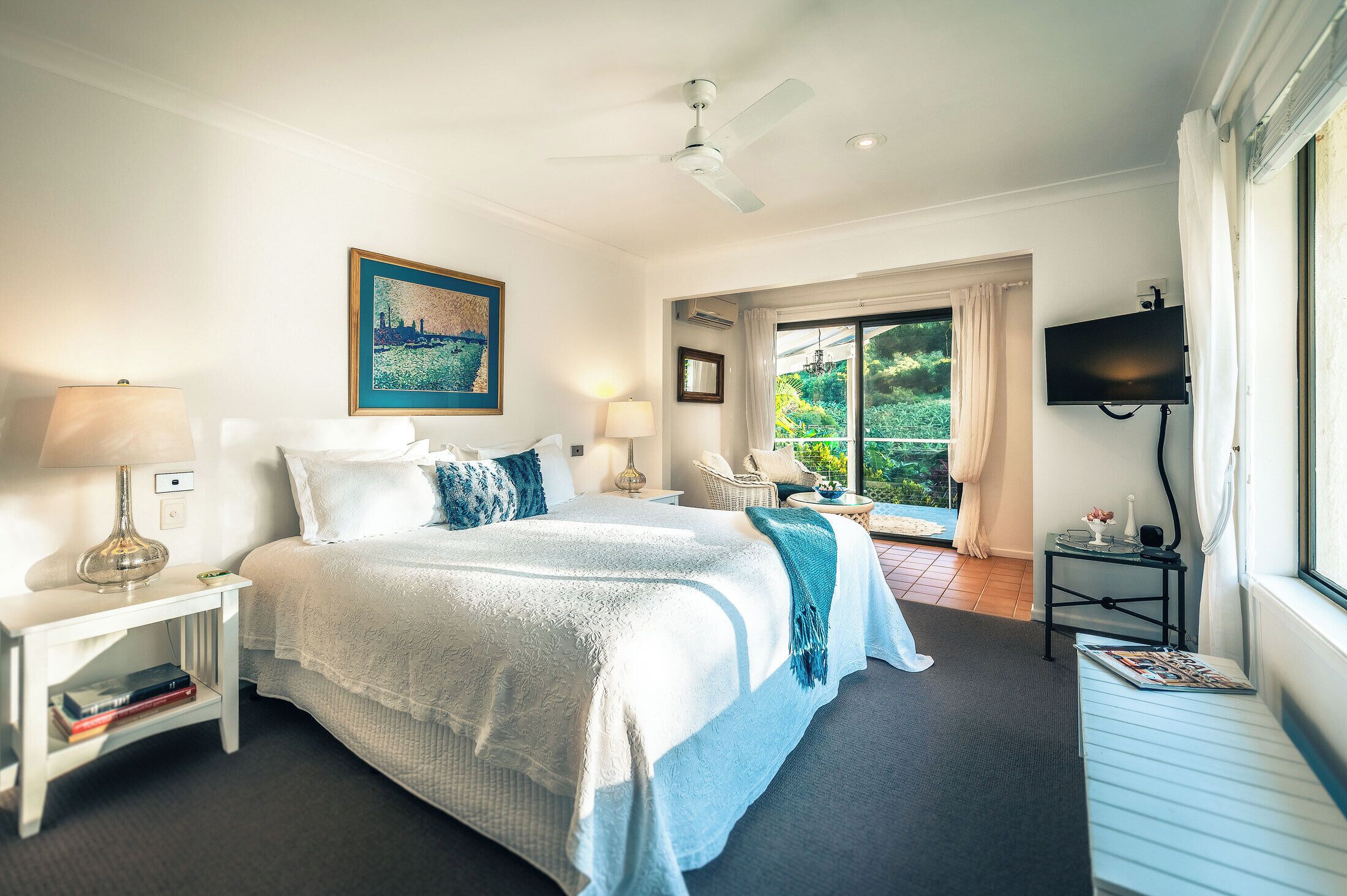 Suite, Lake View | Pillow-top beds, soundproofing, iron/ironing board, free WiFi