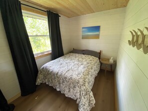 3 bedrooms, bed sheets