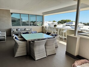 Outdoor dining - Beautiful Beachside Home
Have fun with whole family in this very stylish hom (Singleton)