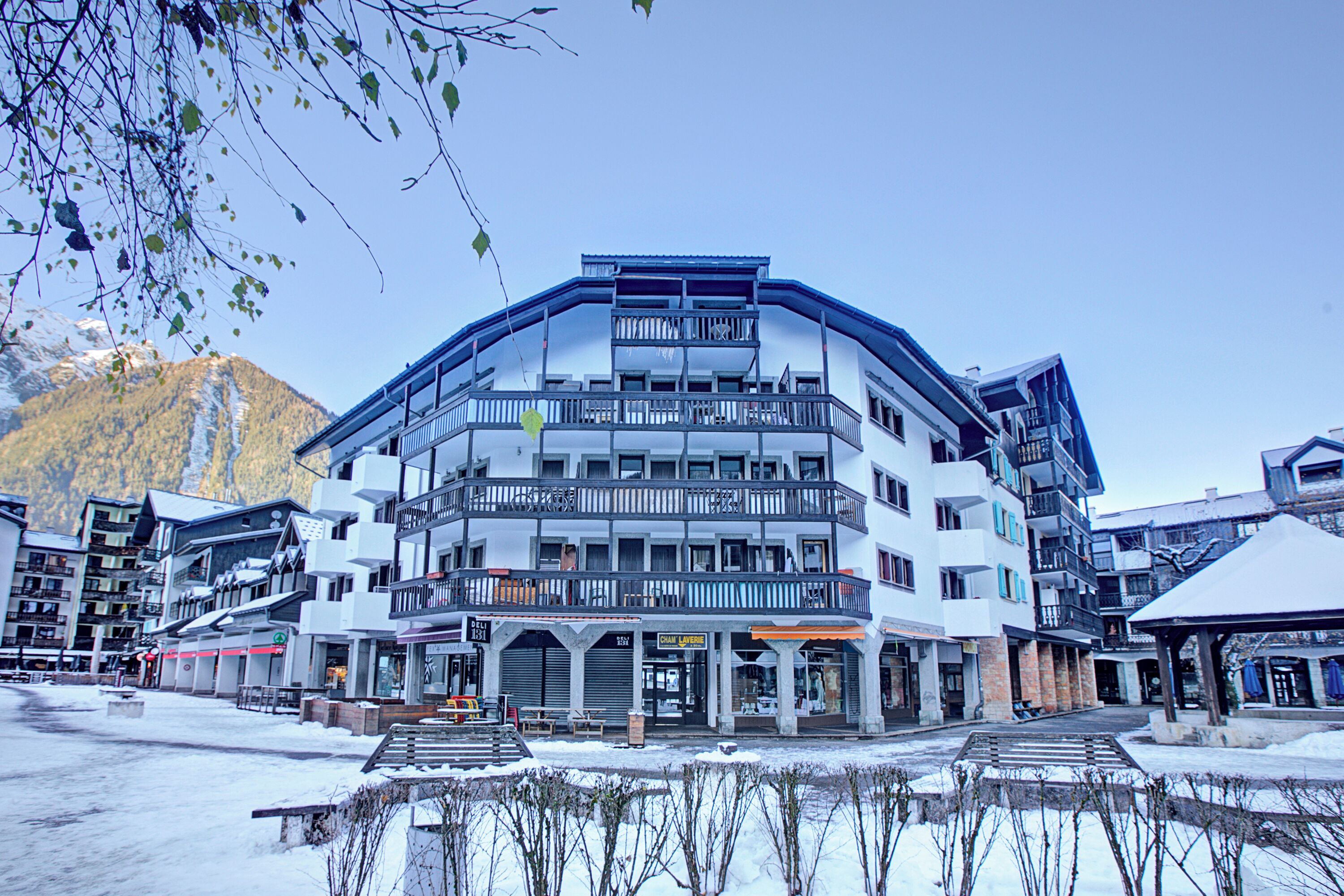 المنشأة من الخارج