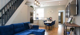 Charming 3BR Terrace House w/Garden 10min to Beach