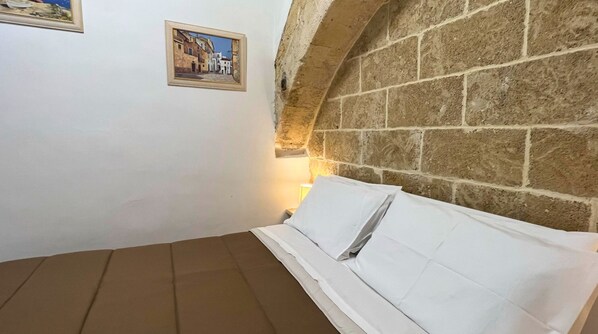 1 chambre, fer et planche à repasser, Wi-Fi gratuit, draps fournis