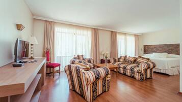 1 habitación, cortinas blackout, wifi gratis y ropa de cama