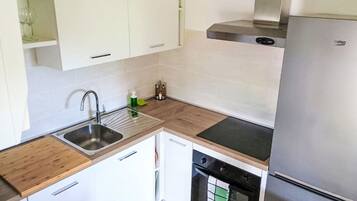 Réfrigérateur, micro-ondes, four, lave-vaisselle