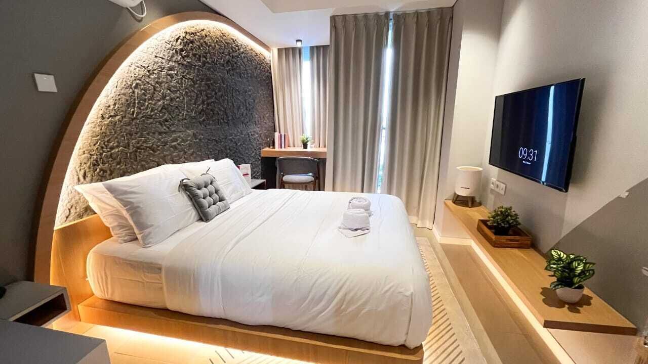 Caja de seguridad en la habitación y escritorio 