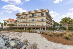 Exterior - Great for Small families. Oceanfront Condominium Community.Oceanfront Pool! (Saint Simons Island)