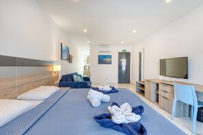 1 chambre, fer et planche à repasser, Wi-Fi, draps fournis