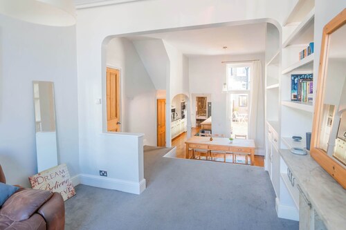Rare 5 bed house in Vauxhall with roof terrace