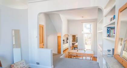 Rare 5 bed house in Vauxhall with roof terrace
