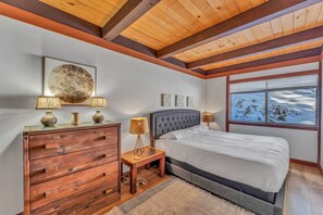 4 Schlafzimmer, Bügeleisen/Bügelbrett, Reisekinderbett, WLAN