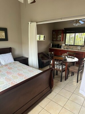 1 bedroom, WiFi - Cozy 1-bedroom apartment in charming Coco Beach (Guanacaste Province)
