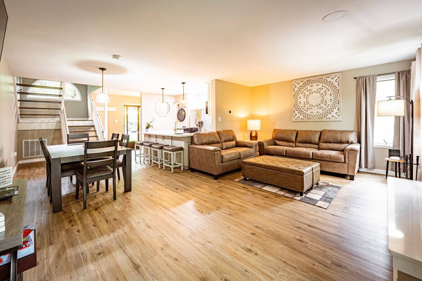 Televisión y chimenea 