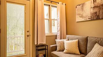 Televisión, chimenea