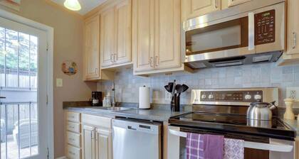 Sojourn Only 8 Blocks to Capitol with Private Patios