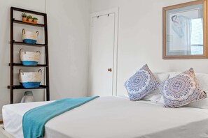 2 Schlafzimmer, Schreibtisch, Bügeleisen/Bügelbrett, Reisekinderbett