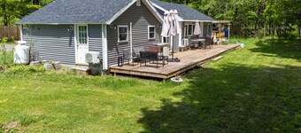 The Cozy Cabins at Walnut Grove- Your Perfect Getaway near Hunter/ Windham