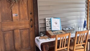 Dining - The Cozy Cabins at Walnut Grove- Your Perfect Getaway near Hunter/ Windham (Ashland)
