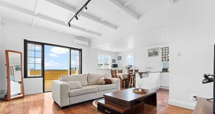 Central 4BR Family Home w/ Parking | Sleeps 7 | Near Auckland CBD