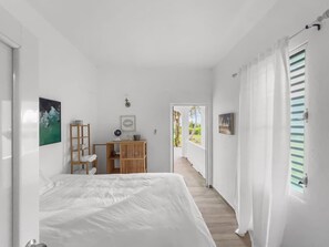 1 bedroom, desk, free WiFi, bed sheets