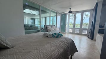 3 bedrooms, desk, travel cot, free WiFi