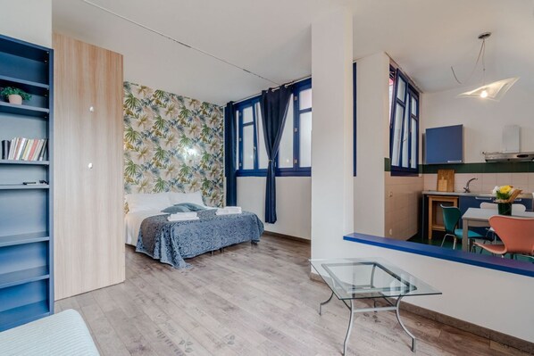 1 bedroom, iron/ironing board, Internet, bed sheets