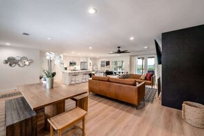 TV, fireplace, offices