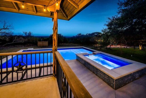Luxe Ranch Life-Heated Pool+Spa. 10 Min Downtown!