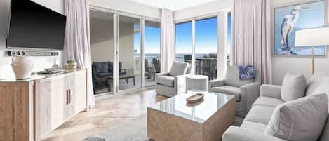 Fernseher, Bücher, Arbeitsbereiche