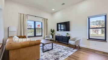 Télévision, espaces bureaux