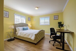 3 bedrooms, iron/ironing board, travel cot, free WiFi