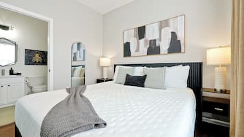 3 bedrooms, desk, iron/ironing board, travel cot