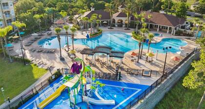 SUPER SALE ★ Disney 4mi ★ Free H2O slides ★ GIANT TV ★ Pvt Pool ★ 2 King Suites