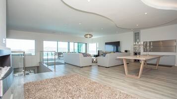Deluxe Villa, Lagoon View | Living area
