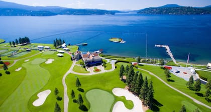 Rockford Bay Bliss – Pet-Friendly Home w/ Lake View, Fire Pit, Deck, BBQ, Near Marina & Shooters Bar