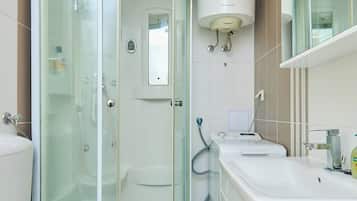 Classic Apartment | Iron/ironing board, free WiFi