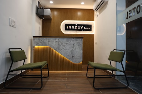 前台. Innzoy Hotels - TNGO Colony