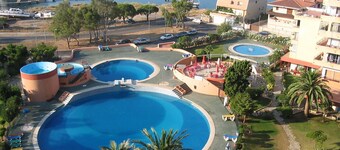 Apartment 40 m2, 3 tv 4 radios one private parking space