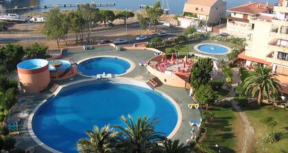 Appartement 40 m2 , 3 tv 4 radios une place de parking privée