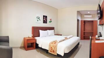 Desk, laptop workspace, free WiFi