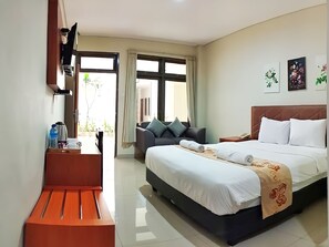 Deluxe Double Room, Garden View | Desk, laptop workspace, free WiFi - Lombok Mayura Hotel (Mataram)