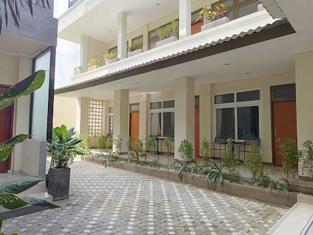 Exterior. Lombok Mayura Hotel