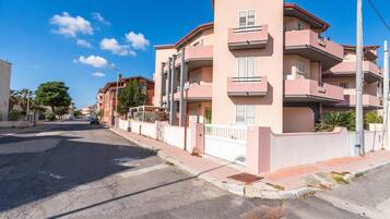 Standard Apartment, Multiple Bedrooms (Residence 4 Colonne) | Exterior