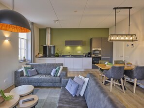 TV - Large ground-floor apartment with garden (Colijnsplaat)