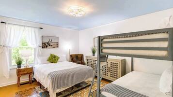 3 bedrooms, iron/ironing board, WiFi, bed sheets