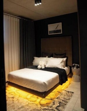 2 quartos, ferros/tábuas de passar roupa, Wi-Fi, roupa de cama