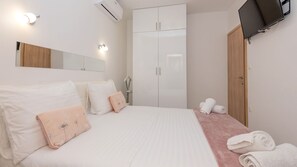 3 chambres, fer et planche à repasser, accès au Wi-Fi (inclus)