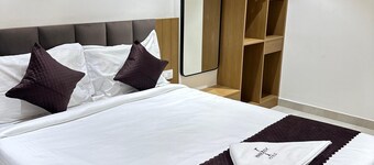 Innzoy Hotels - DLF Road