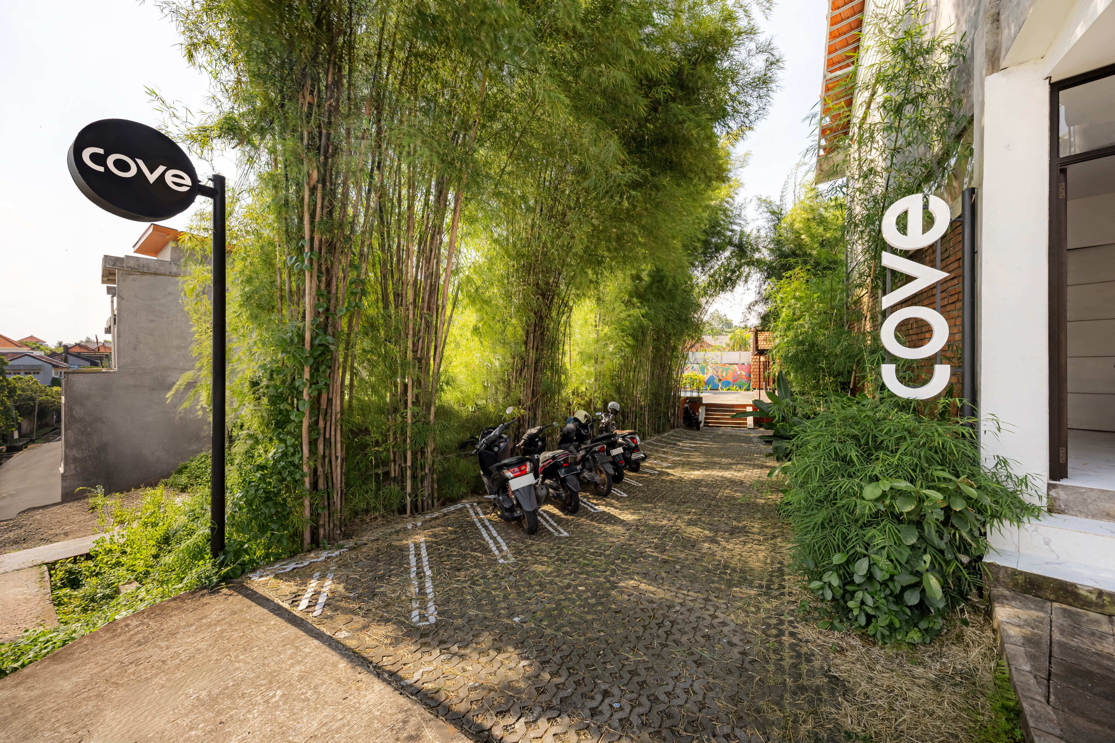 Pintu masuk properti