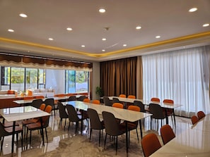 Interior - The Waterfront Oasis (San Roque)